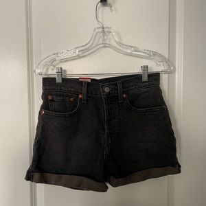 LEVI’S HIGH-RISE BLACK WEDGIE FIT DENIM SHORTS - SIZE 28!